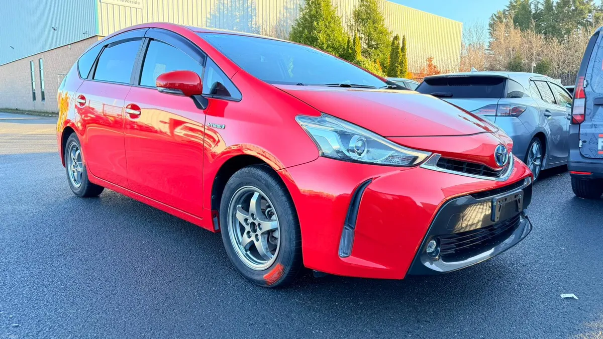 Toyota Prius Alpha 2016 7 seater - Image 2