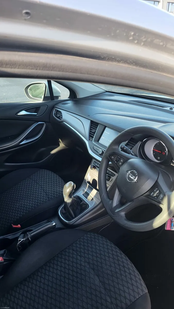 Opel astra 1.6 diesel 2017 - Image 3