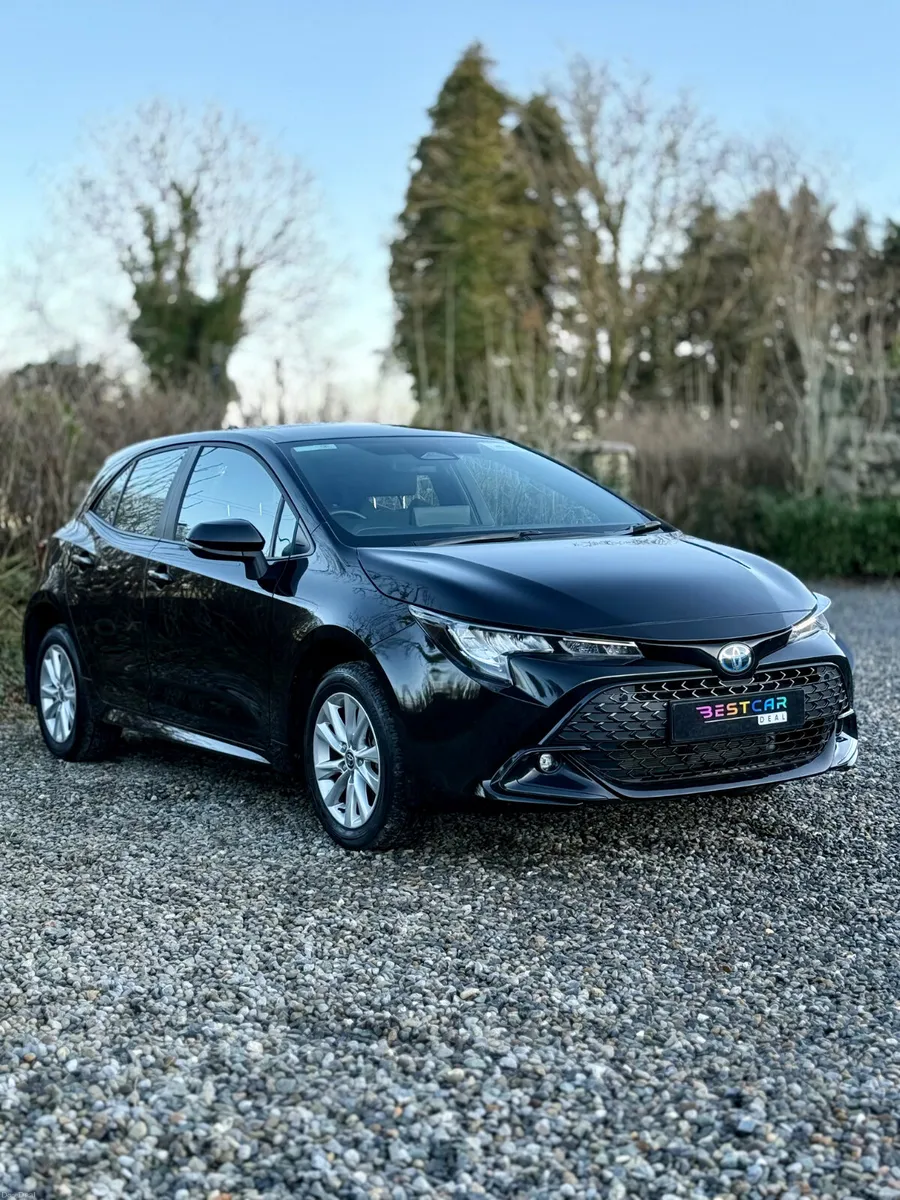 Toyota Corolla 2024 1.8 Hybrid Luna Hatchback - Image 2