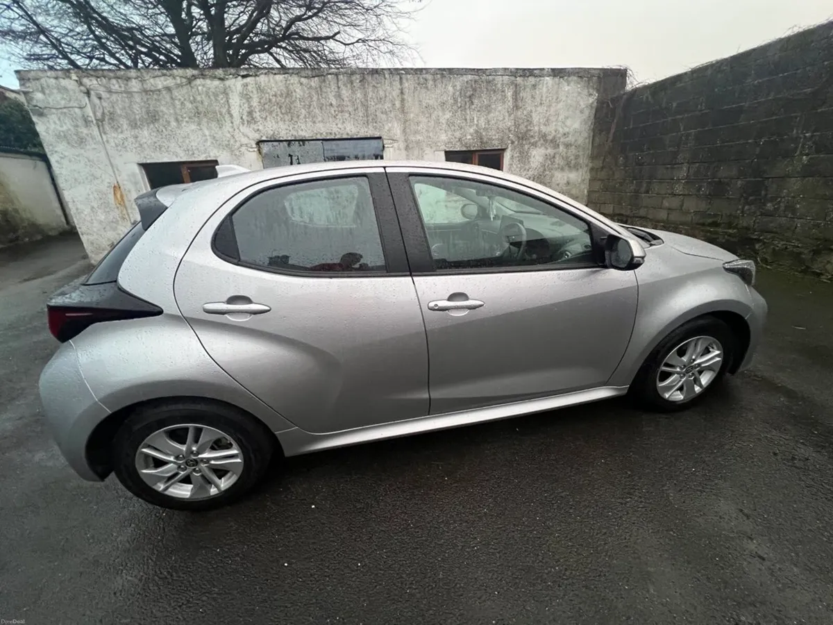 Toyota Yaris 231 hybrid - Image 4