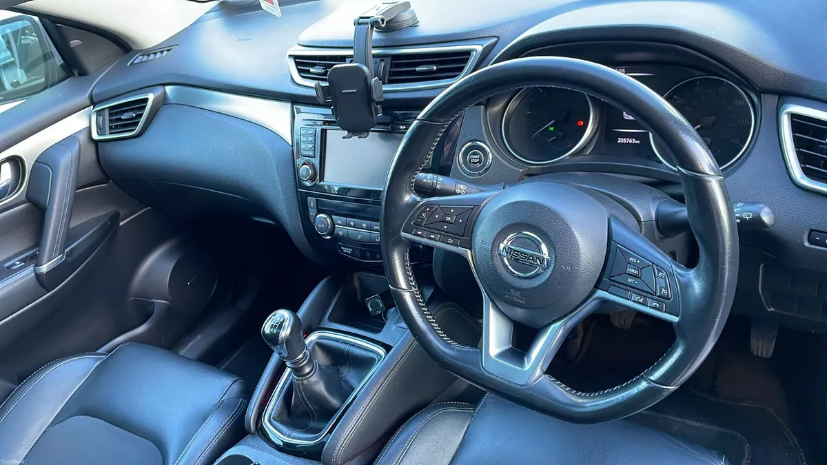 Nissan Qashqai 2018 diesel €8990 no offers - Image 2