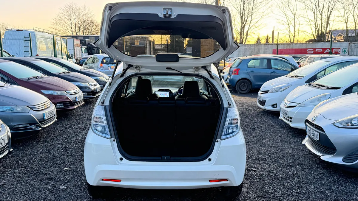 2013 Honda Fit 1.3 Hybrid Automatic - Image 4