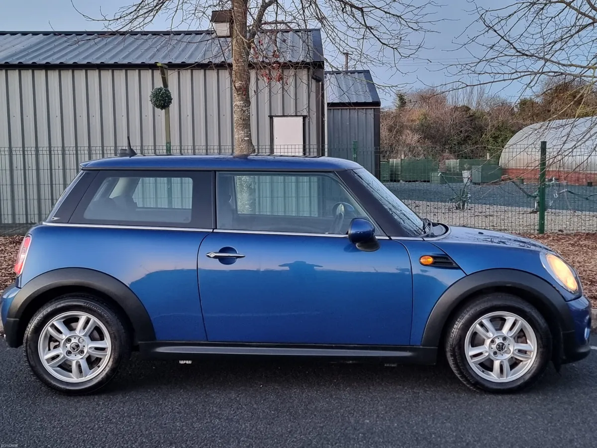 €4990 Mini Cooper 2012 very low miles €4990 - Image 4