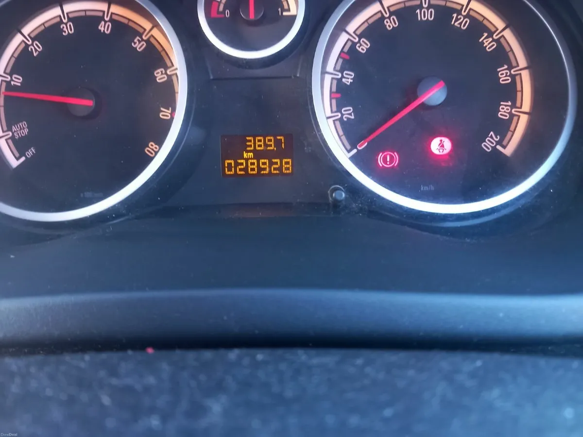 Opel Corsa 2013 - Image 3