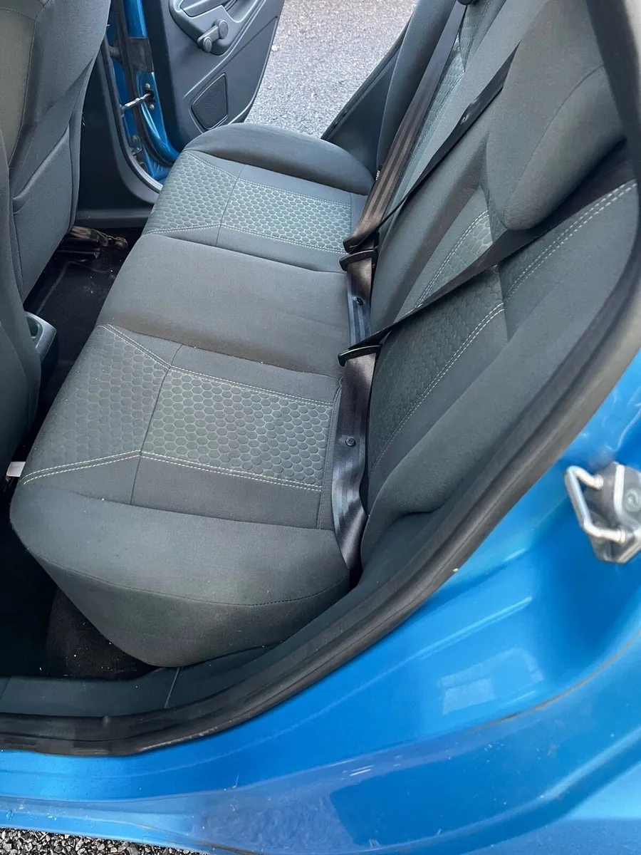 Ford Fiesta 2009 - Image 2
