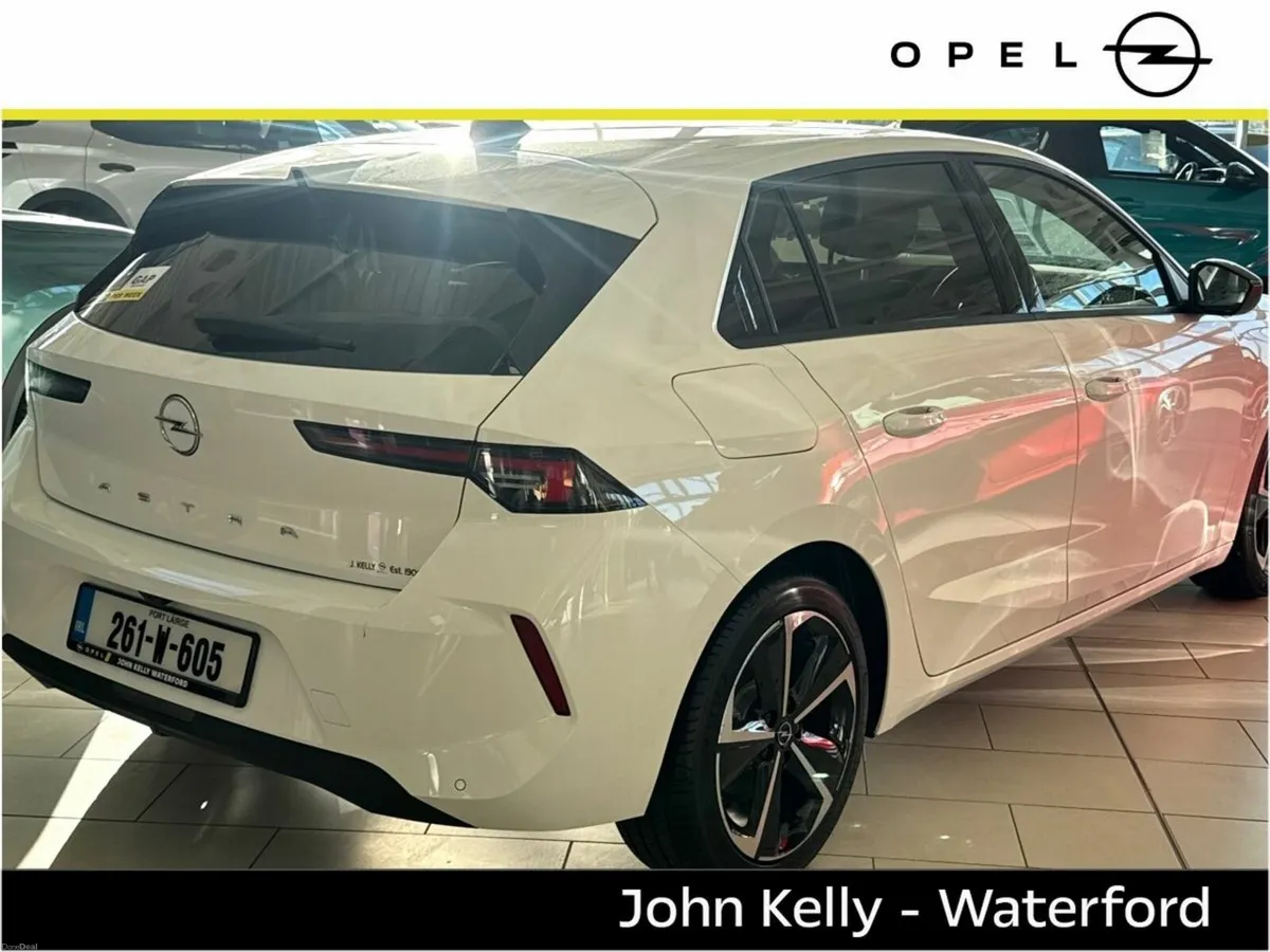 Opel Astra 1.2 ELEHANCE 130 BHP - Image 2