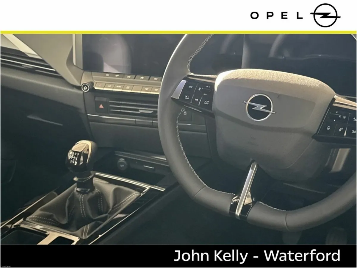 Opel Astra 1.2 ELEHANCE 130 BHP - Image 3