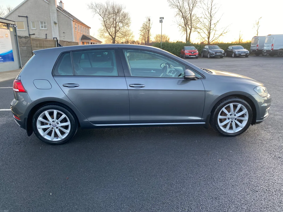 VOLKSWAGEN GOLF HIGHLINE 1.6 TDI 2018 (181)1 OWNER - Image 4