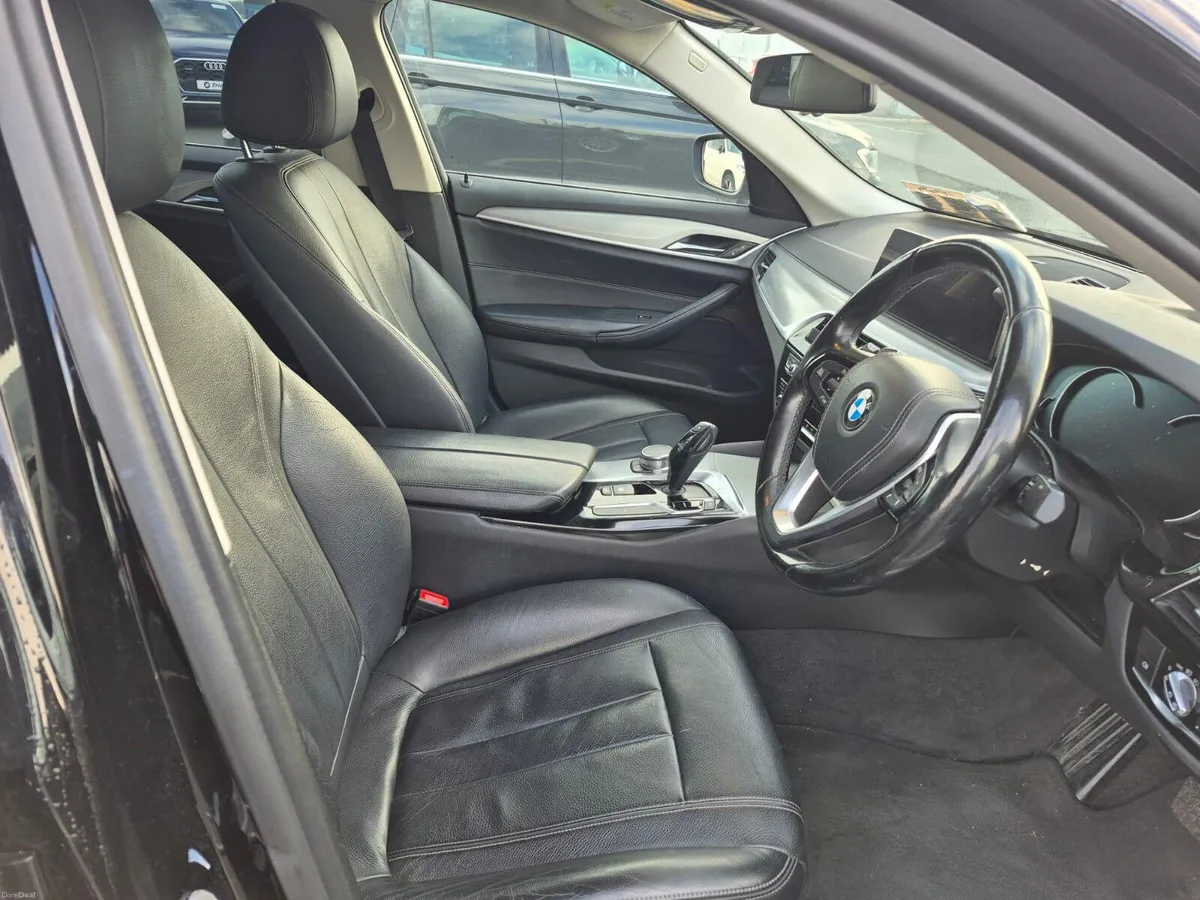 17 BMW 520D SE 2.0 Auto 190 Bhp - Image 3