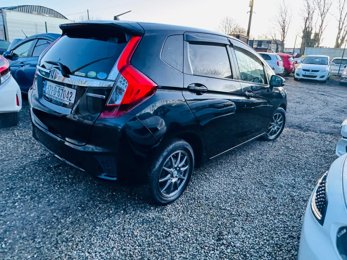2017 Honda Fit 1.5 Hybrid Automatic - Image 3