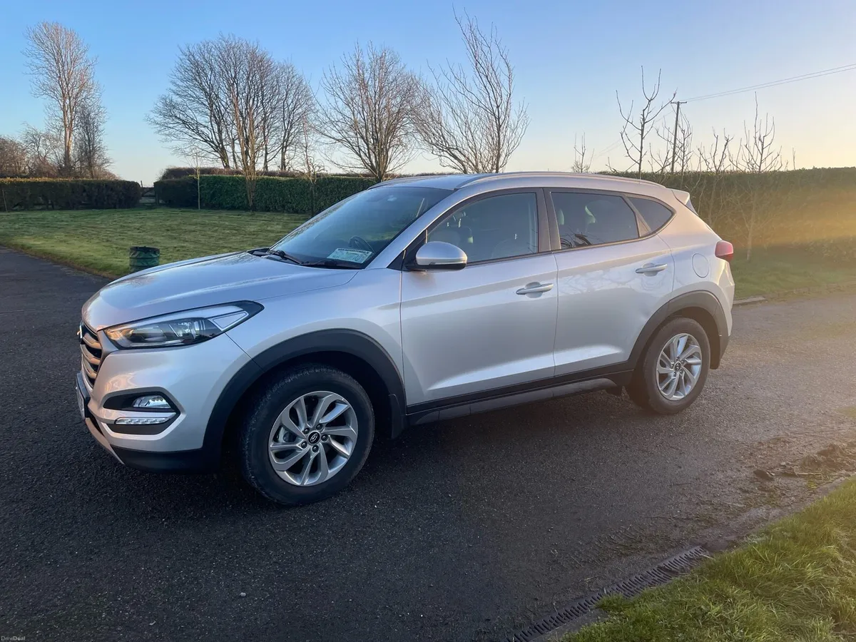 2018 Hyundai Tucson Executive SE - Image 3