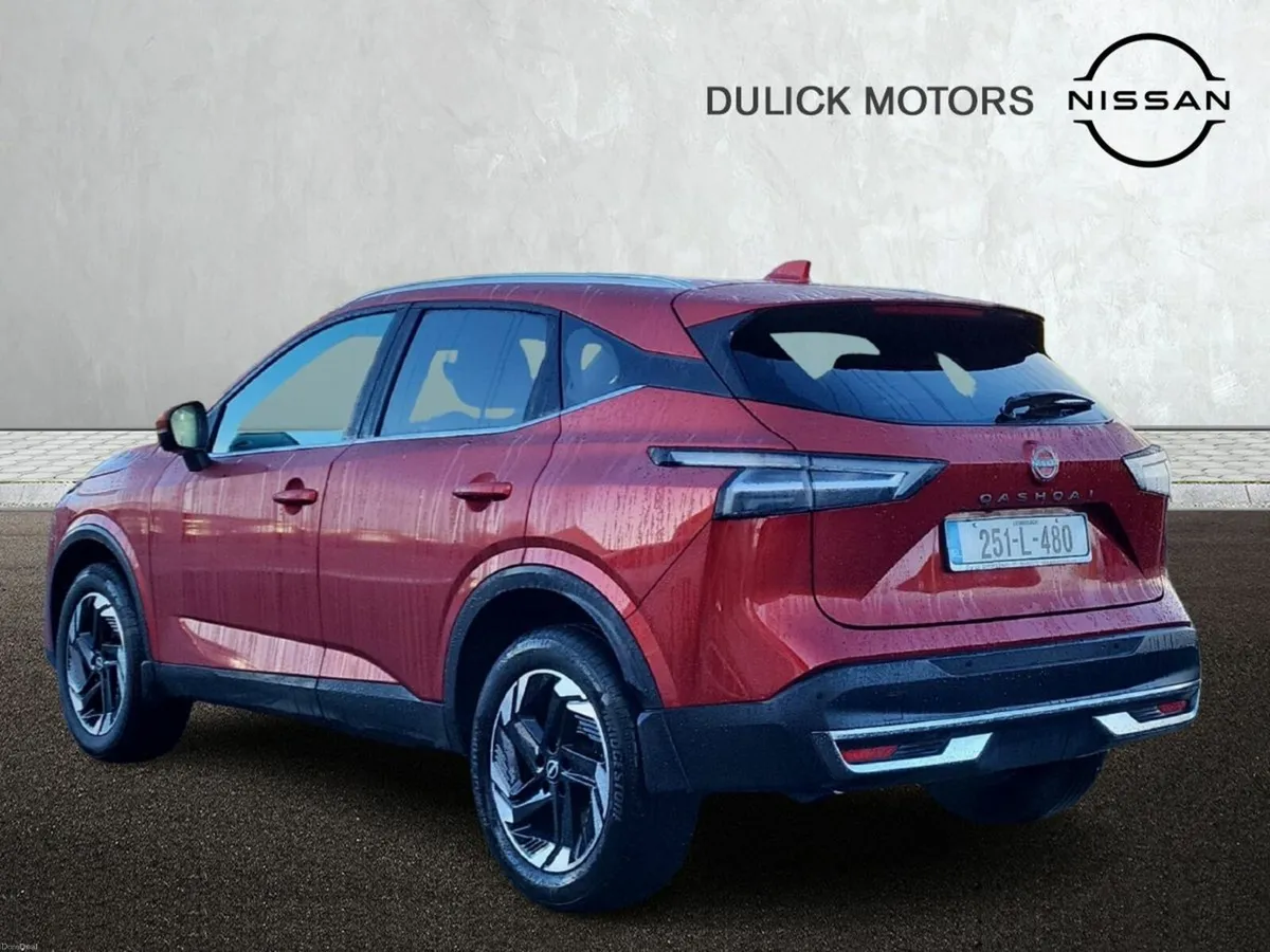 Nissan Qashqai 1.3 PET MILD HYBRID SV PREMIUM - Image 2