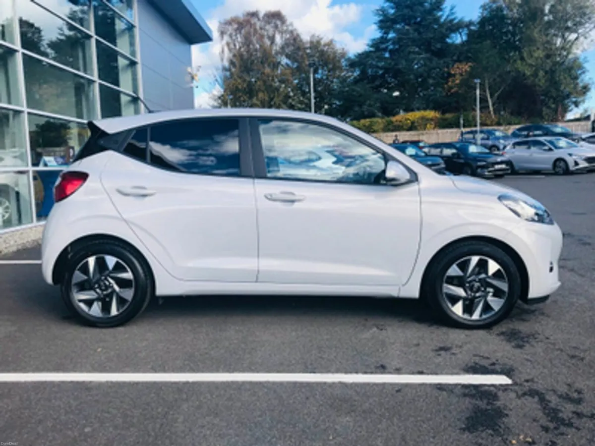 Hyundai i10 Deluxe Plus 1.0 Petrol *Demonstrator M - Image 4