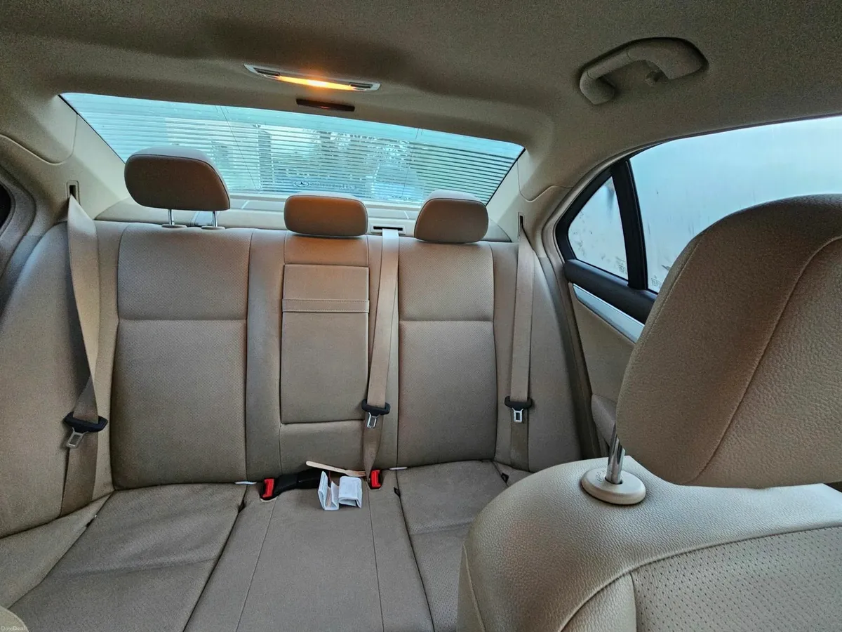 Mercedes-Benz C-Class 2013 Avantgrade - Image 4