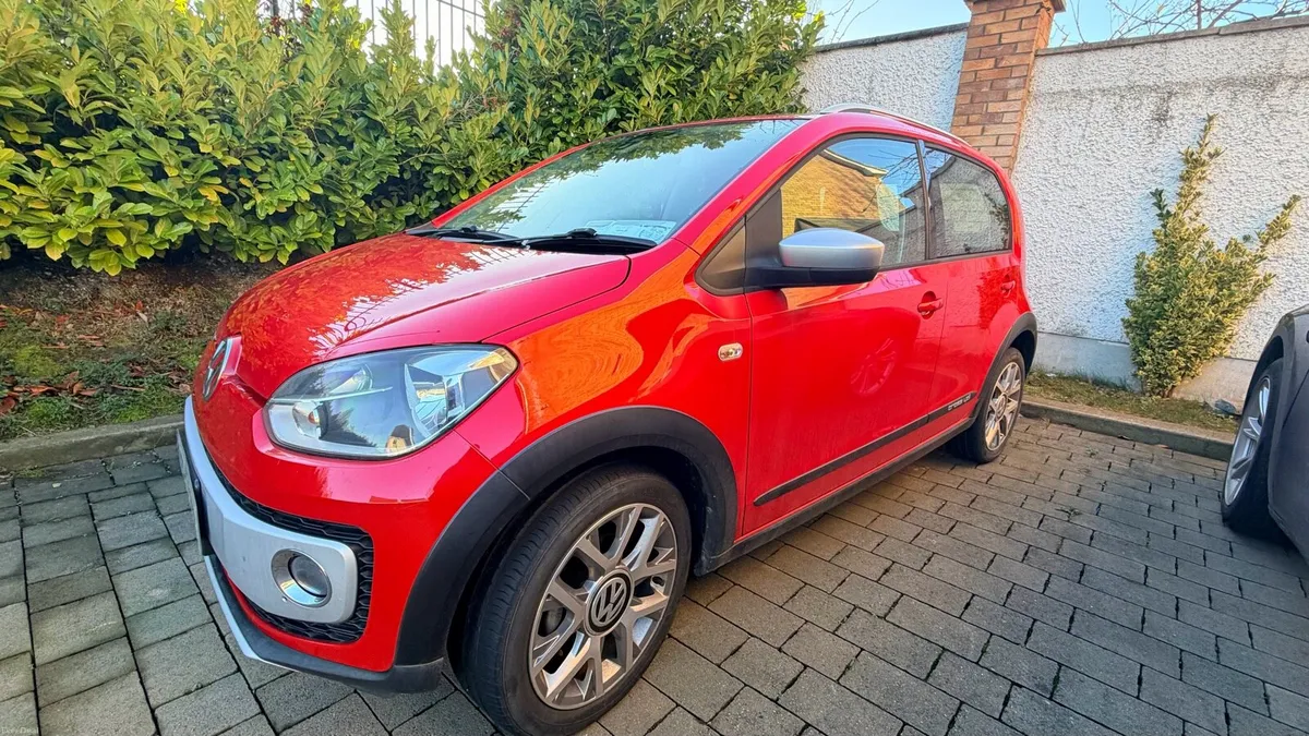 2015 Volkswagen Cross Up - Automatic - Image 4