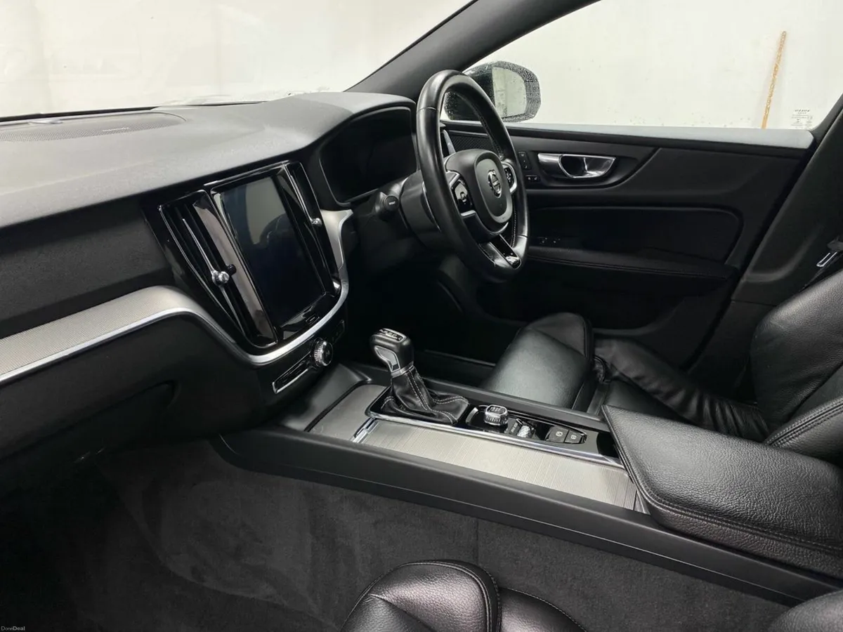 Volvo S60 T5 (250hp) R-Design Auto - Image 3