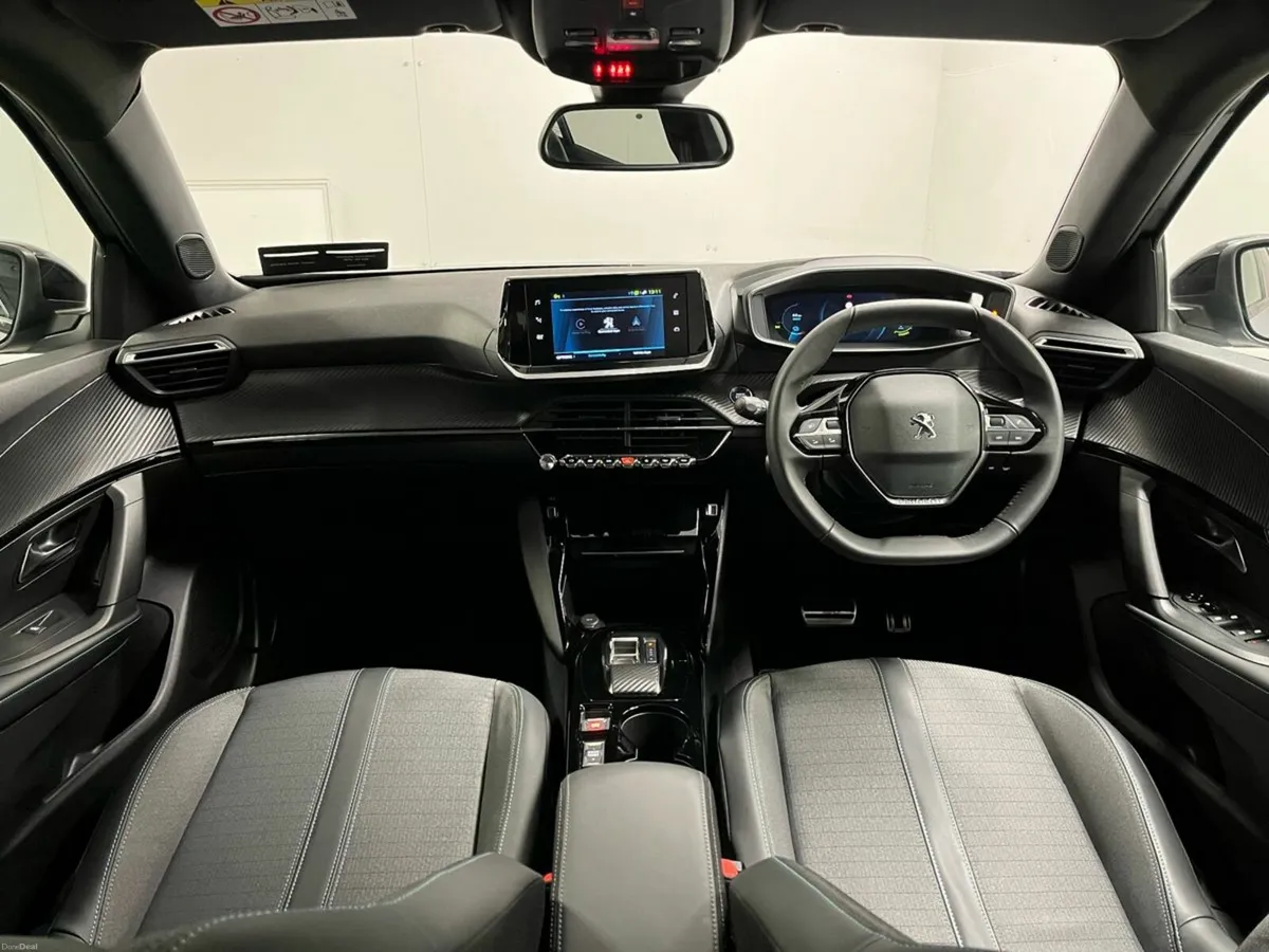 Peugeot 2008 Allure Premium+ EV 136PS - Reversing - Image 4