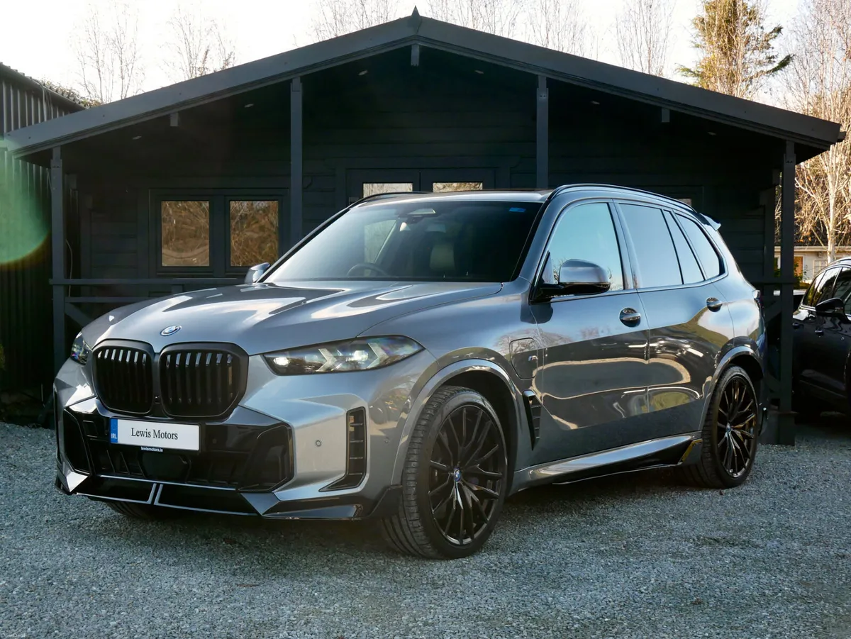 2025 BMW X5 50E M SPORT PRO **DEPOSIT TAKEN** - Image 3