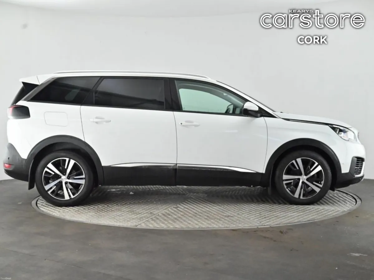 Peugeot 5008 1.2 PureTech 130bhp Allure - Image 2