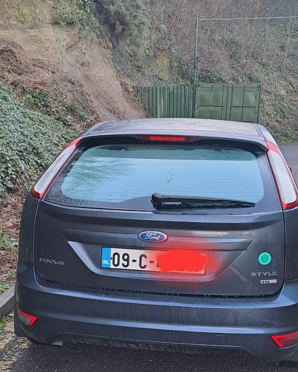 Ford Focus 2009 - Image 2