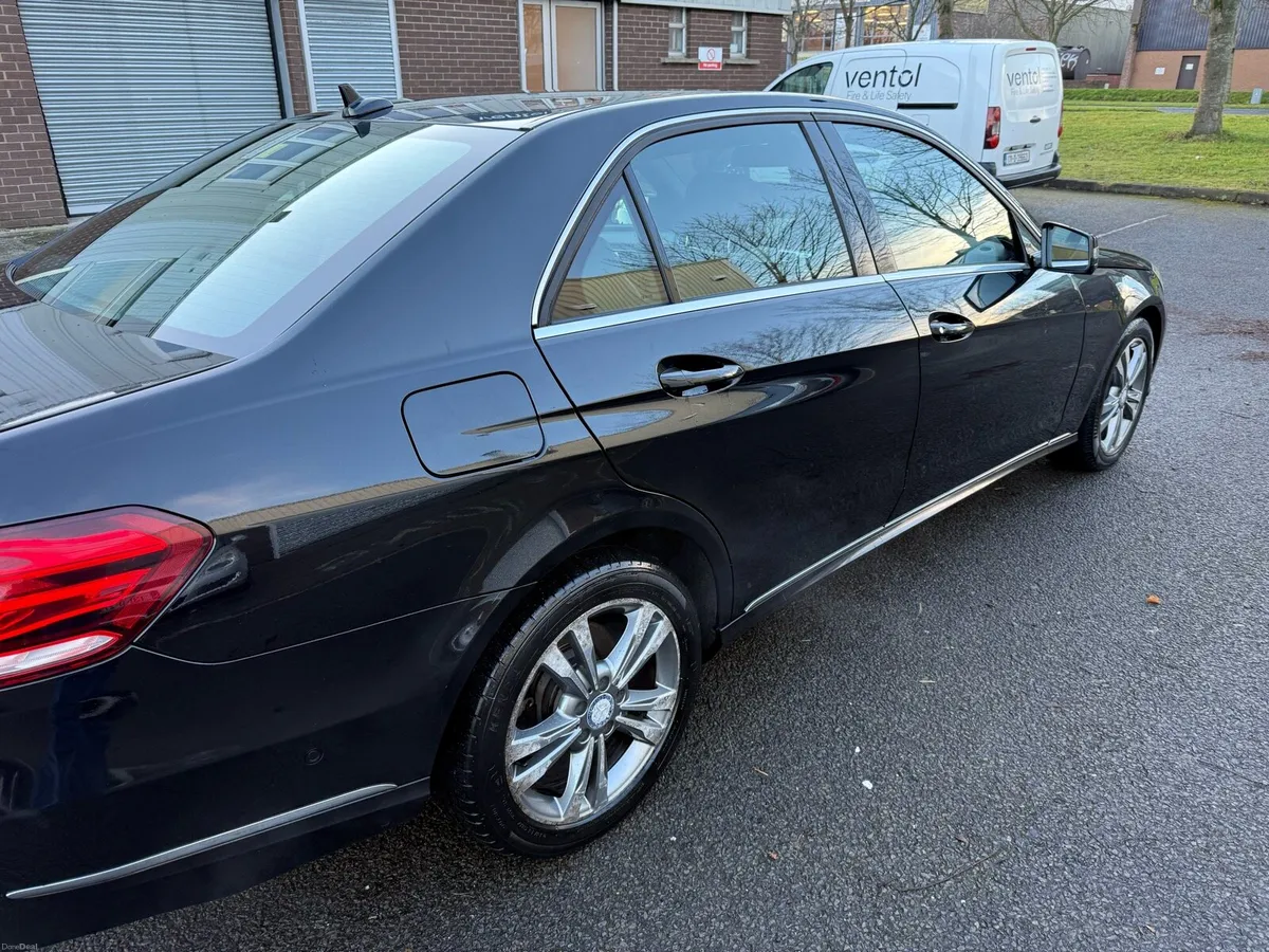 2013 Mercedes E300 hybrid diesel - Image 4
