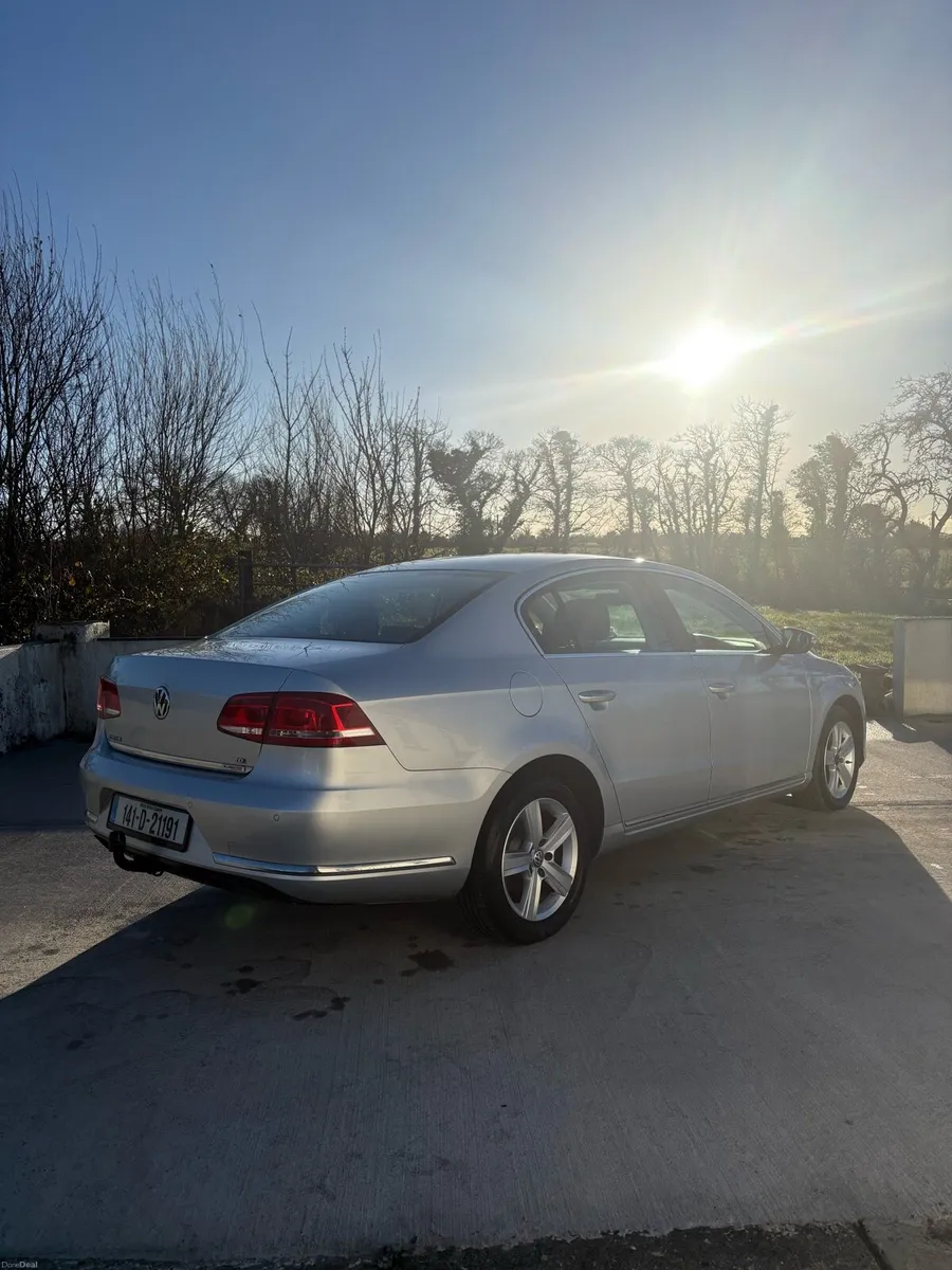 141 Volkswagen Passat - Image 4