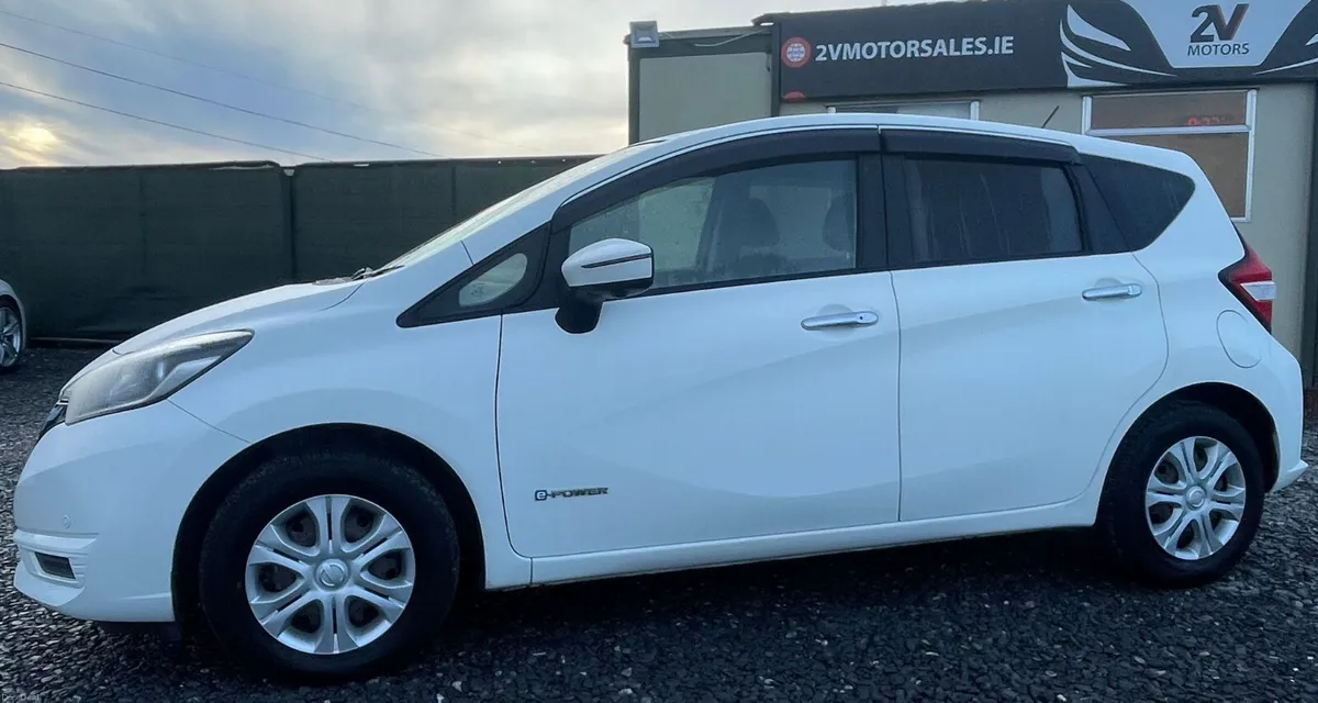 🔵 Nissan Note 1.2 Petrol Hybrid E-Power Automatic - Image 3