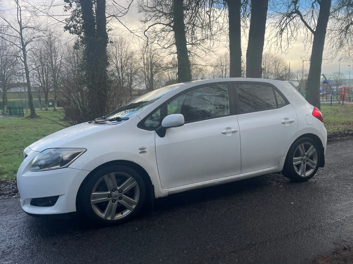 Toyota Auris 2.2 diesel SR 180 bhp 2009 - Image 3