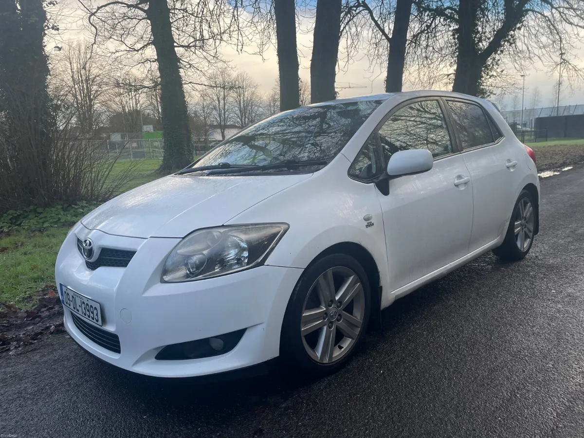 Toyota Auris 2.2 diesel SR 180 bhp 2009 - Image 2