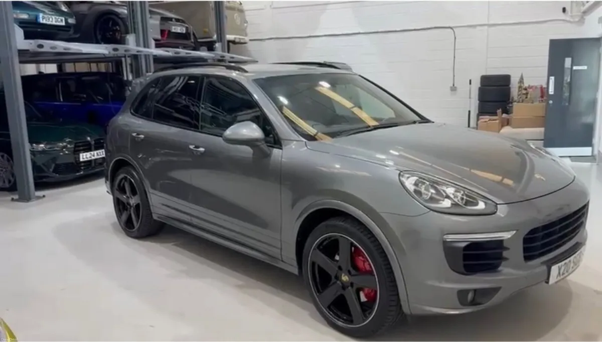 UK reg . Top Spec. Porsche Cayenne 2016 - Image 3