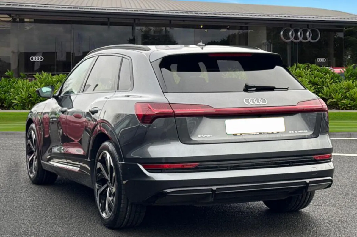 AUDI Etron 55 Quattro Sline Black Edition WARRANTY - Image 4