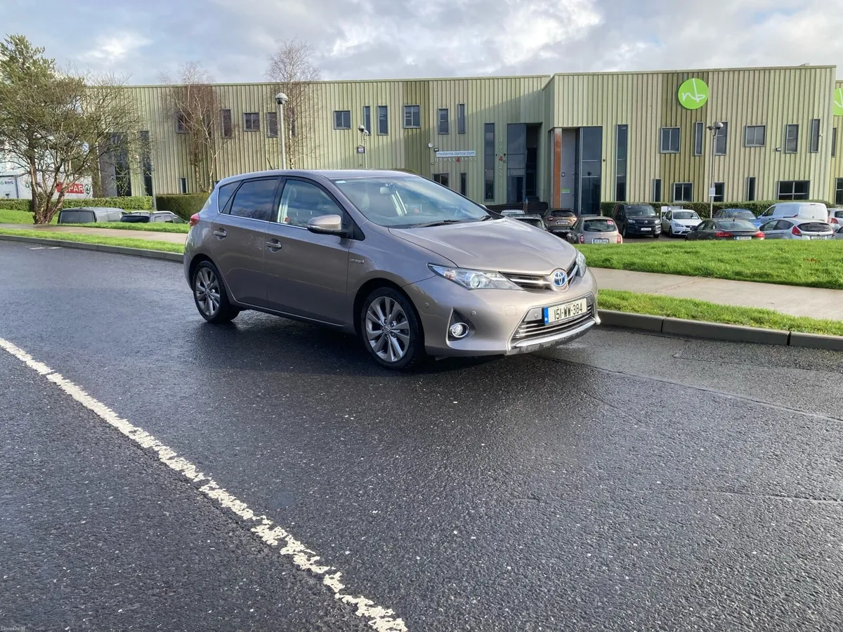 2015 Toyota Auris 1.8 Hybrid Only 146000 Klm - Image 1