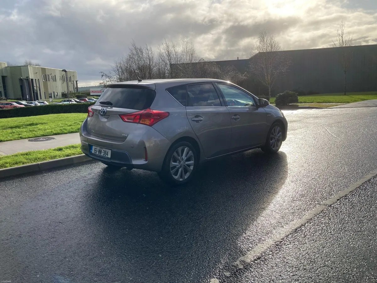 2015 Toyota Auris 1.8 Hybrid Only 146000 Klm - Image 3