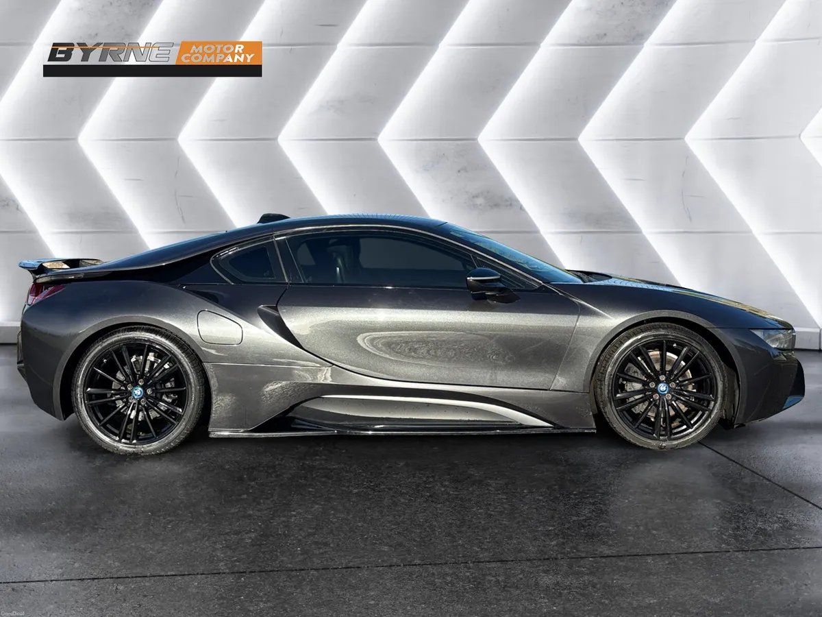 BMW i8 COUPE 2018 - Image 6