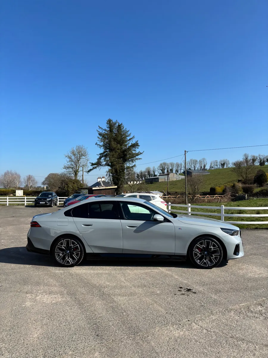 BMW i5 2024 Msport Pro - Image 4