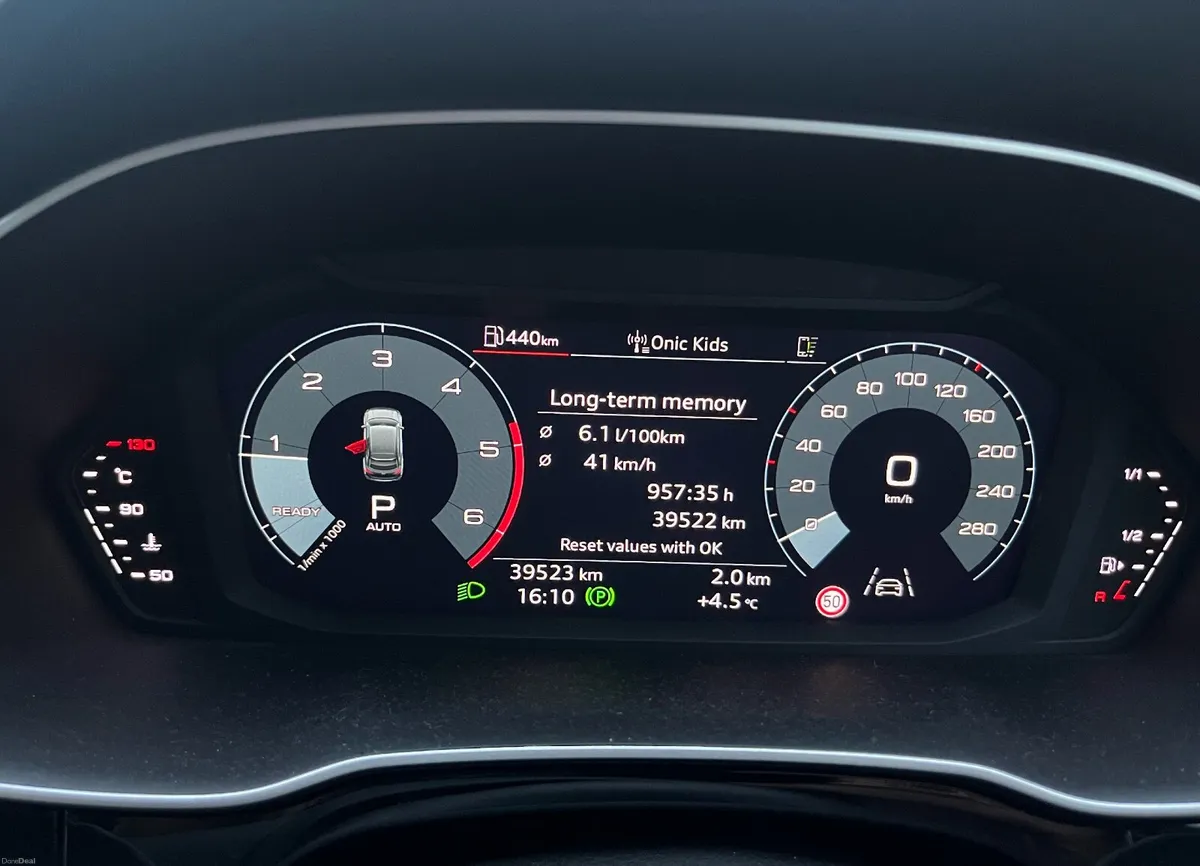 Audi Q3 2.0 TDI 242 - Comfort Pack - Image 2