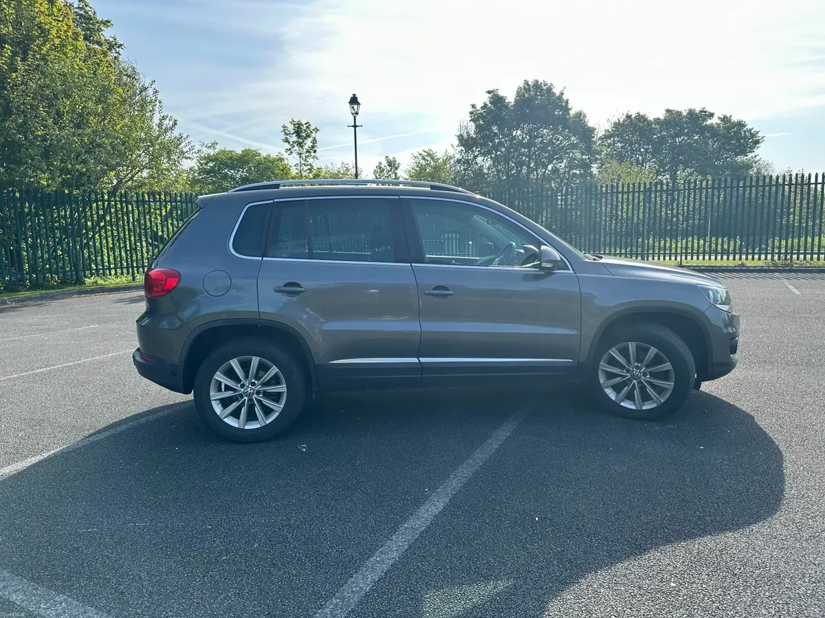 VW Tiguan Self parking New nct AppleCarplay €7.999 - Image 4