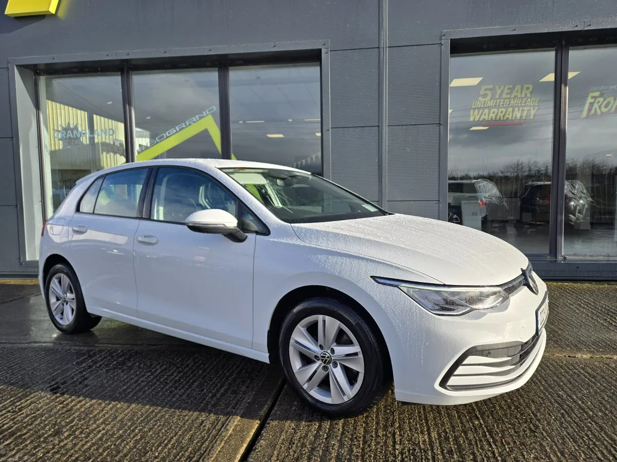 Volkswagen Golf 2.0 TDI 115HP Life - Image 2