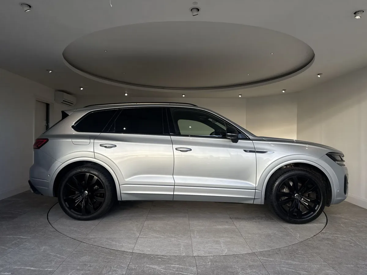 Volkswagen Touareg 2023 - Image 4