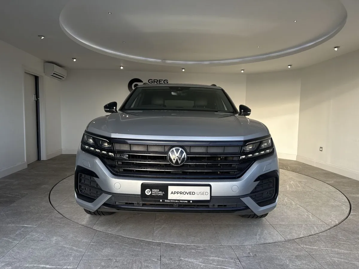 Volkswagen Touareg 2023 - Image 2