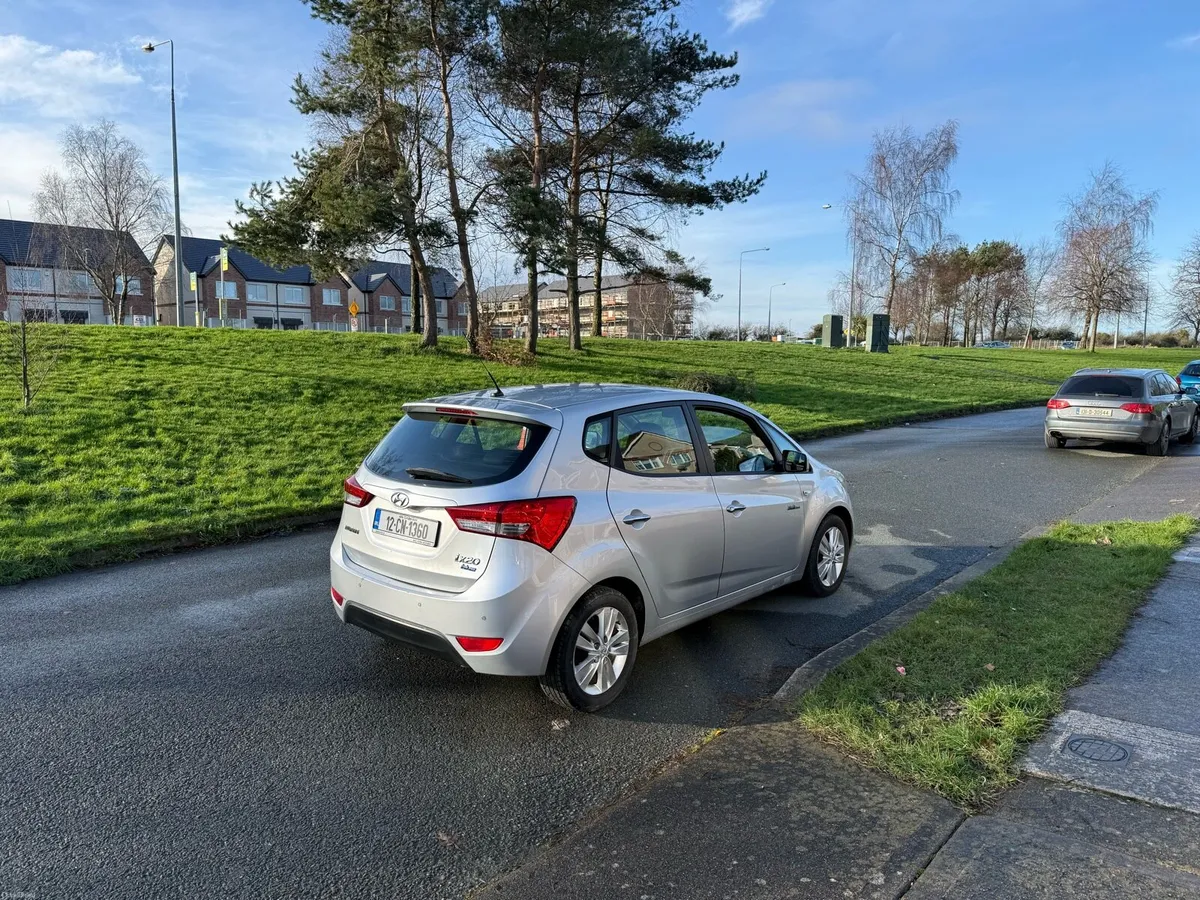 HYUNDAI  IX20 1.6CRDI, 2012, Nct 05-26, manual 🕹️ - Image 4