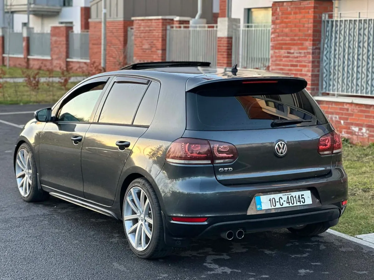 Vw Golf GTD Automatic sunroof Model - Image 4