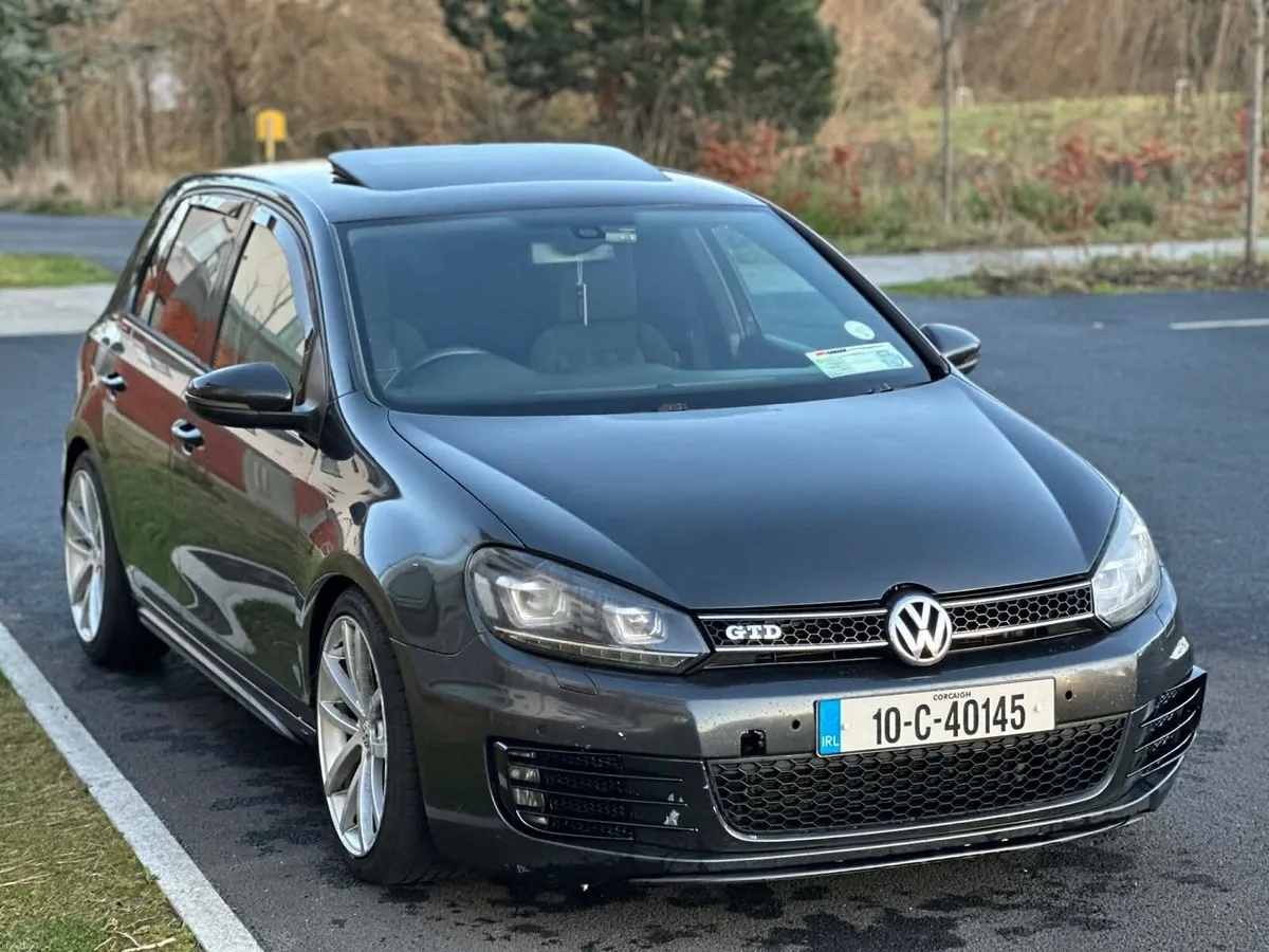Vw Golf GTD Automatic sunroof Model - Image 1