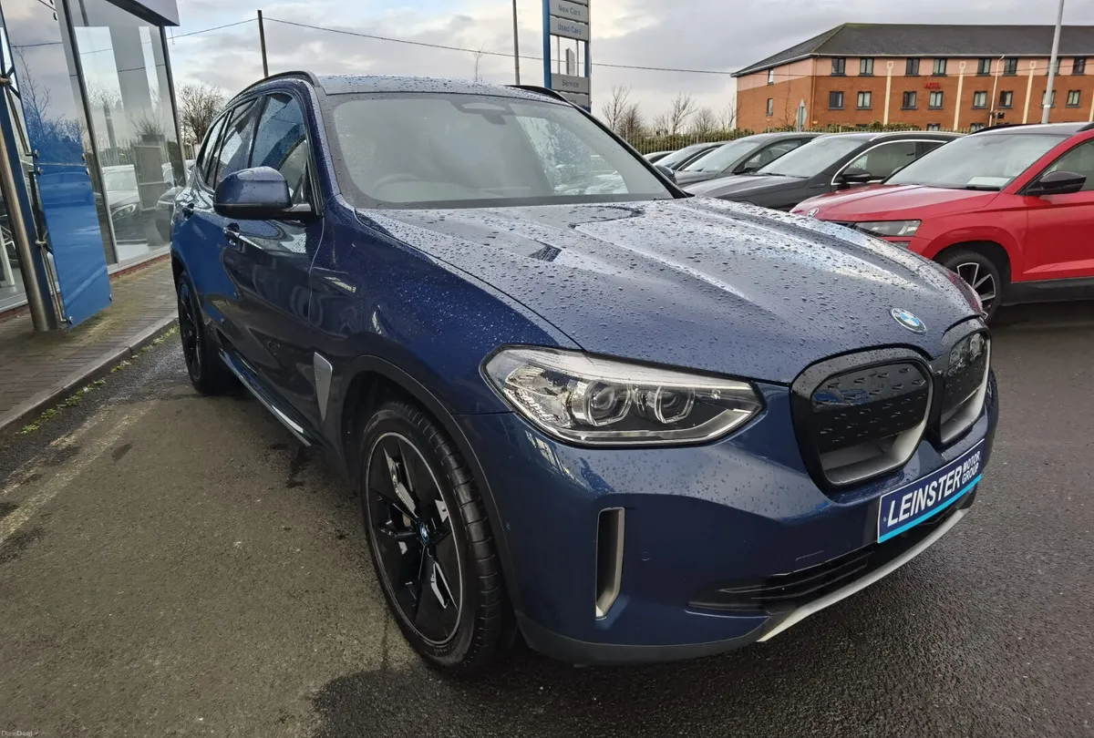 BMW IX3 80KWH PREMIER EDITION **SUNROOF** - Image 3