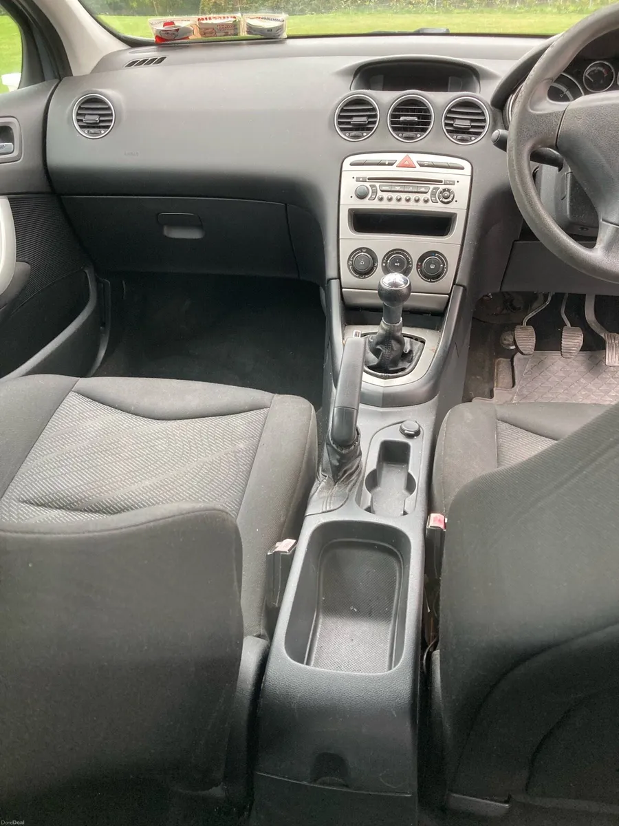 Peugeot 308 - Image 4