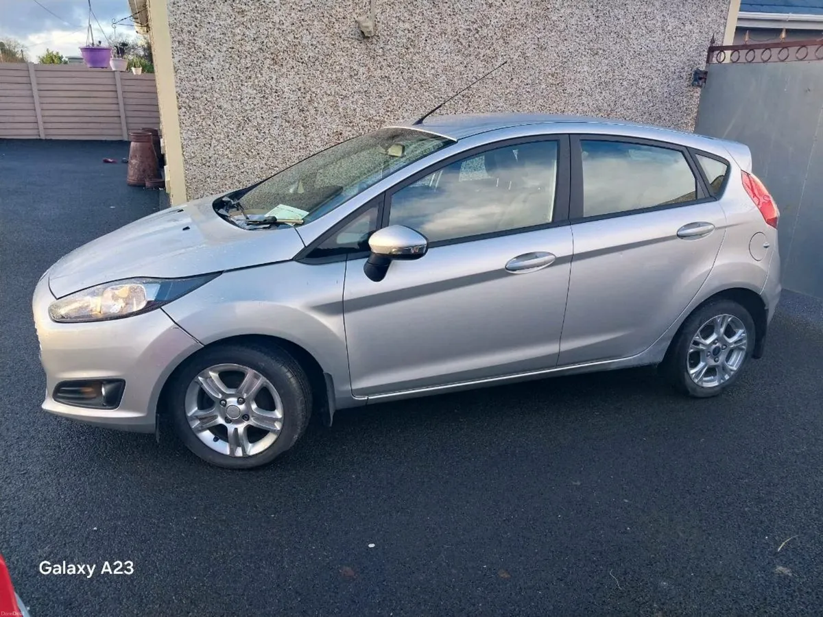Ford fiesta - Image 2