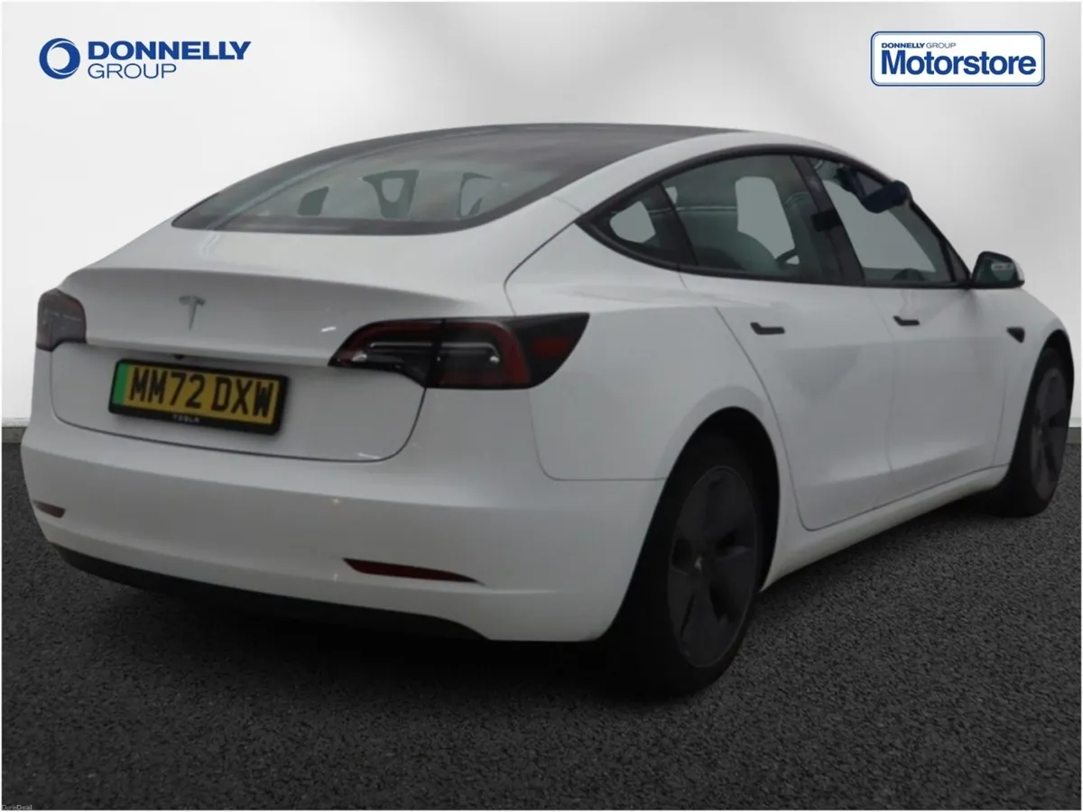 Tesla Model 3 Saloon - Image 2