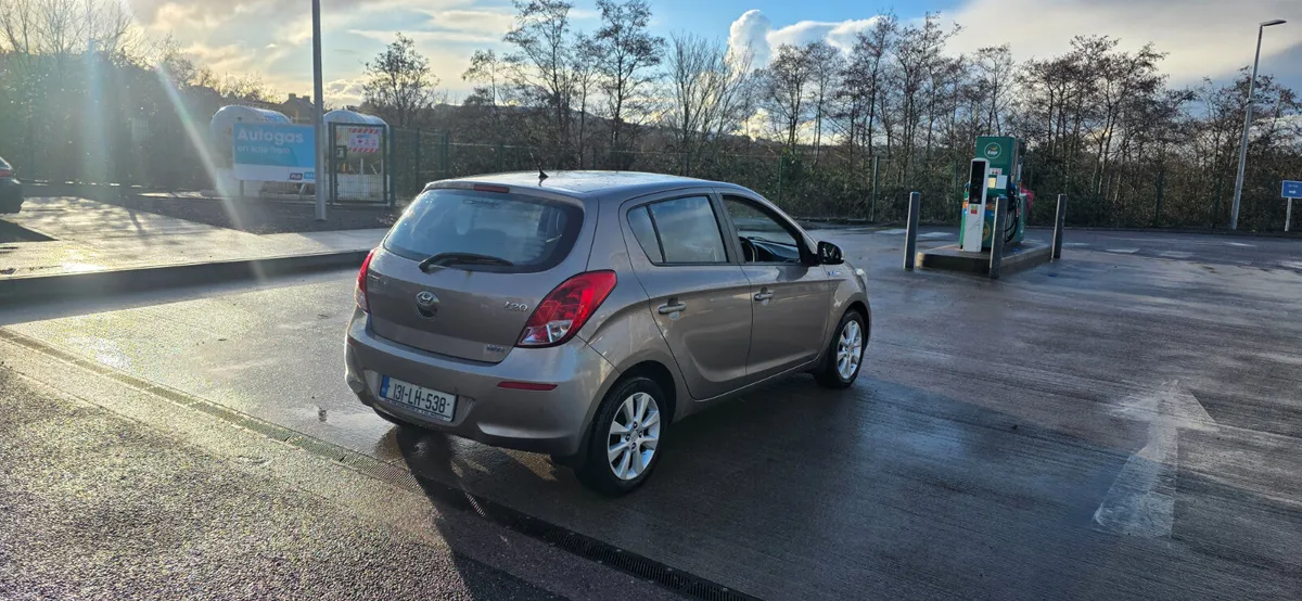 Hyundai i20 Premium Spec New Chain - Image 4