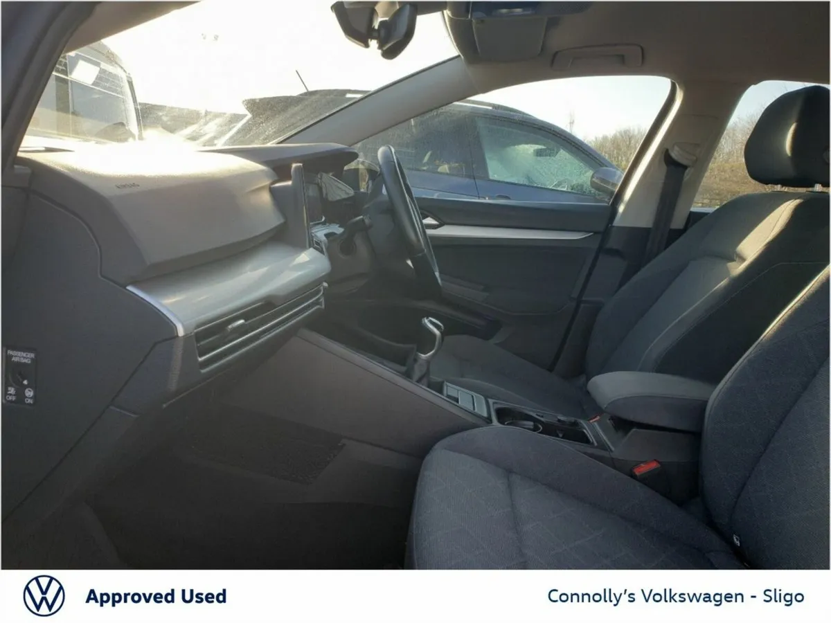Volkswagen Golf LIFE 1.0TSI 110HP - Image 4