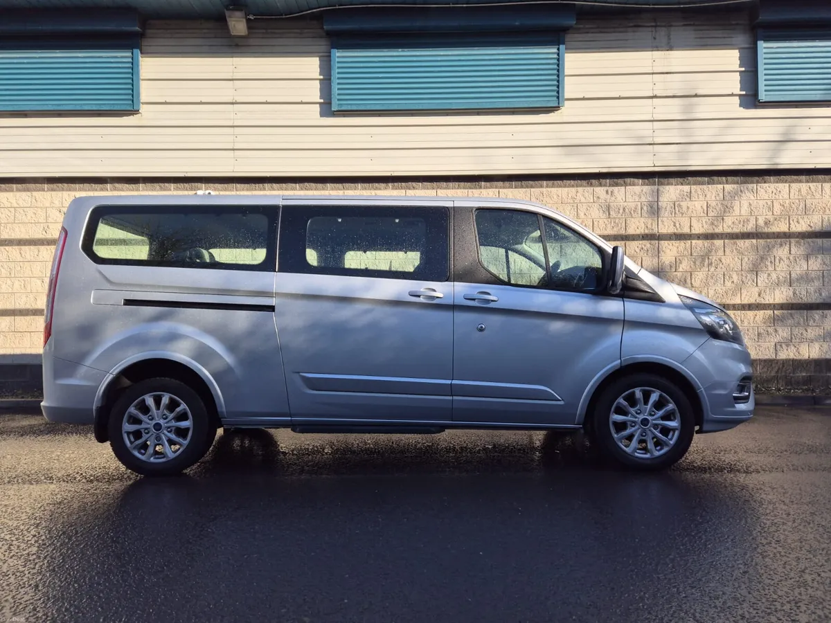 FORD TOURNEO CUSTOM / 2023 / 8 SEATER / MANUAL - Image 4